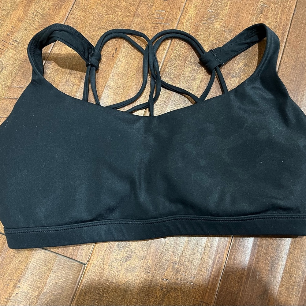 black camo lululemon sports bra